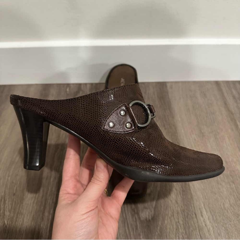 Aerosoles Cinch Worm Brown Heeled Mule Shoes with Buckle Detail